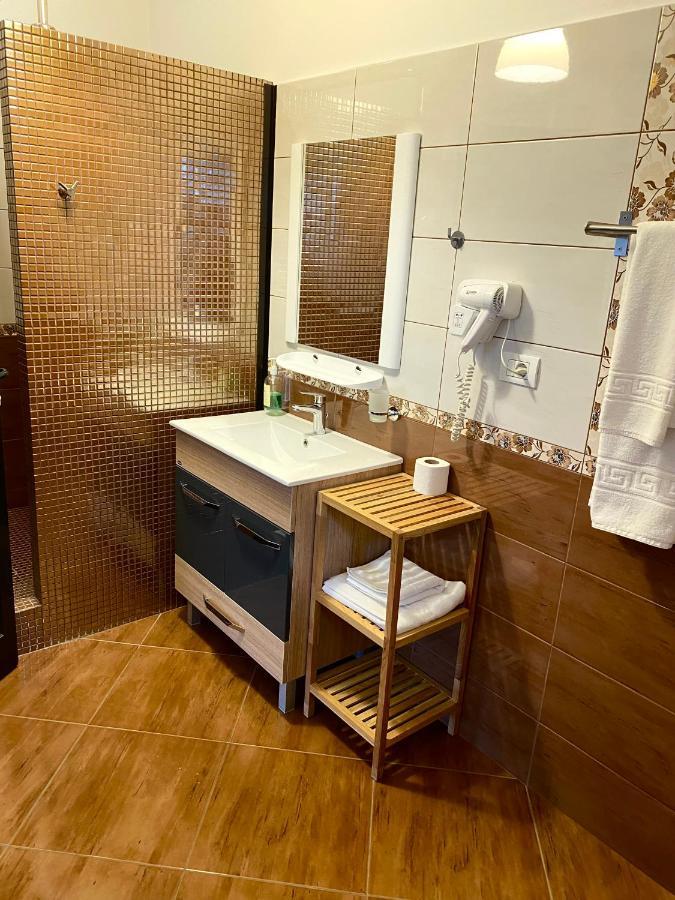 Pensiunea Rix Rooms Focsani Luaran gambar