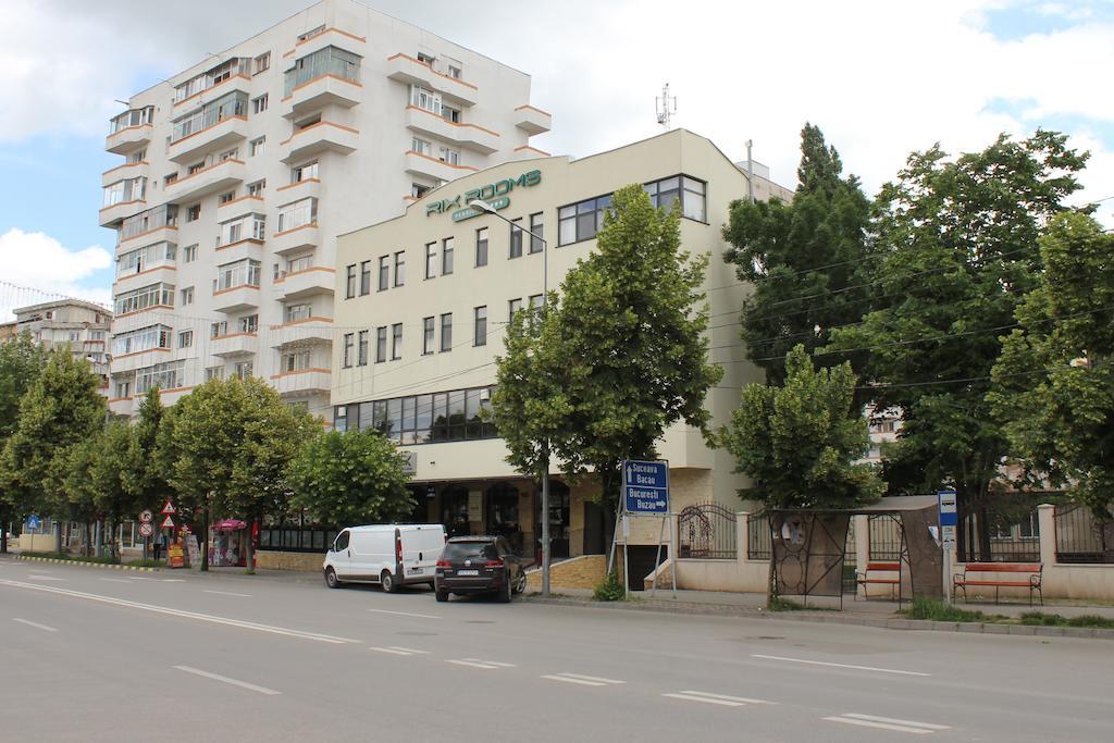 Pensiunea Rix Rooms Focsani Luaran gambar